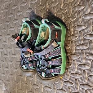 Keen Size 9 toddler